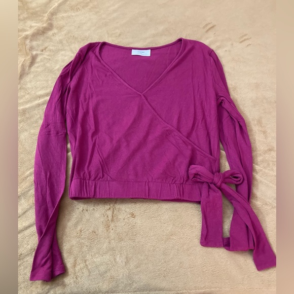 wrap top - Picture 1 of 4